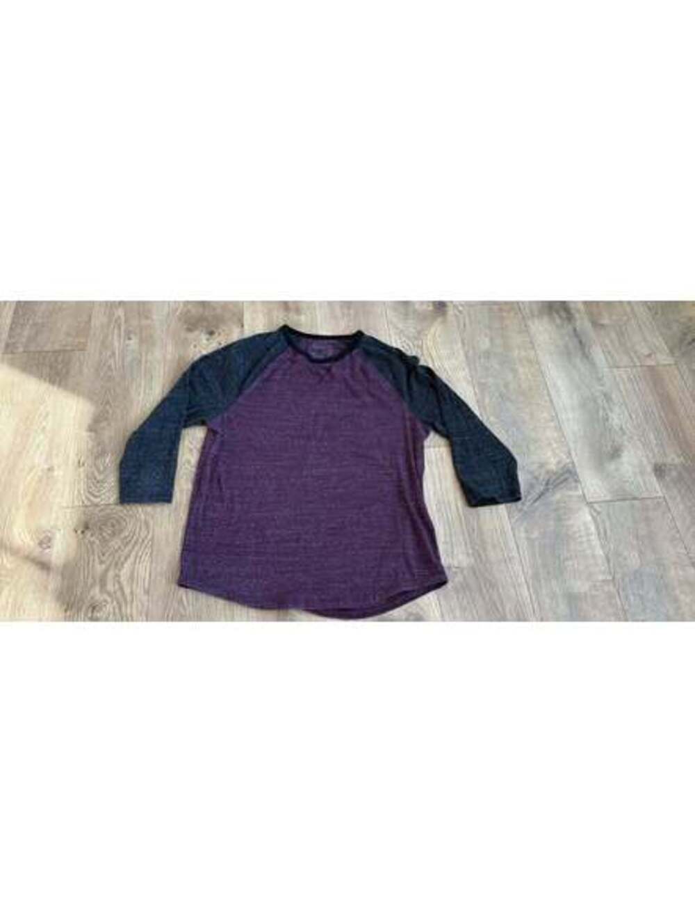 Men’s large 3/4 length shirt